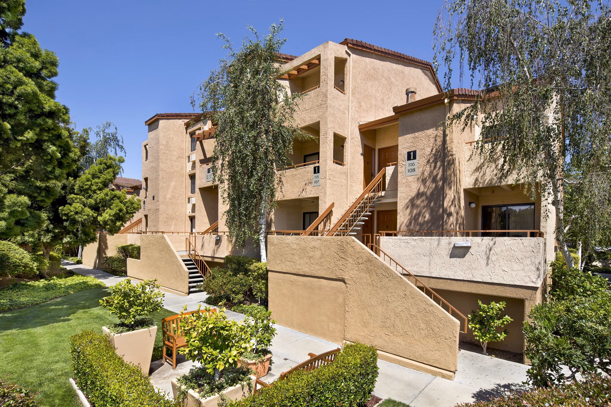 mResidences: Modern building of luxury apartments in Silicon Valley
