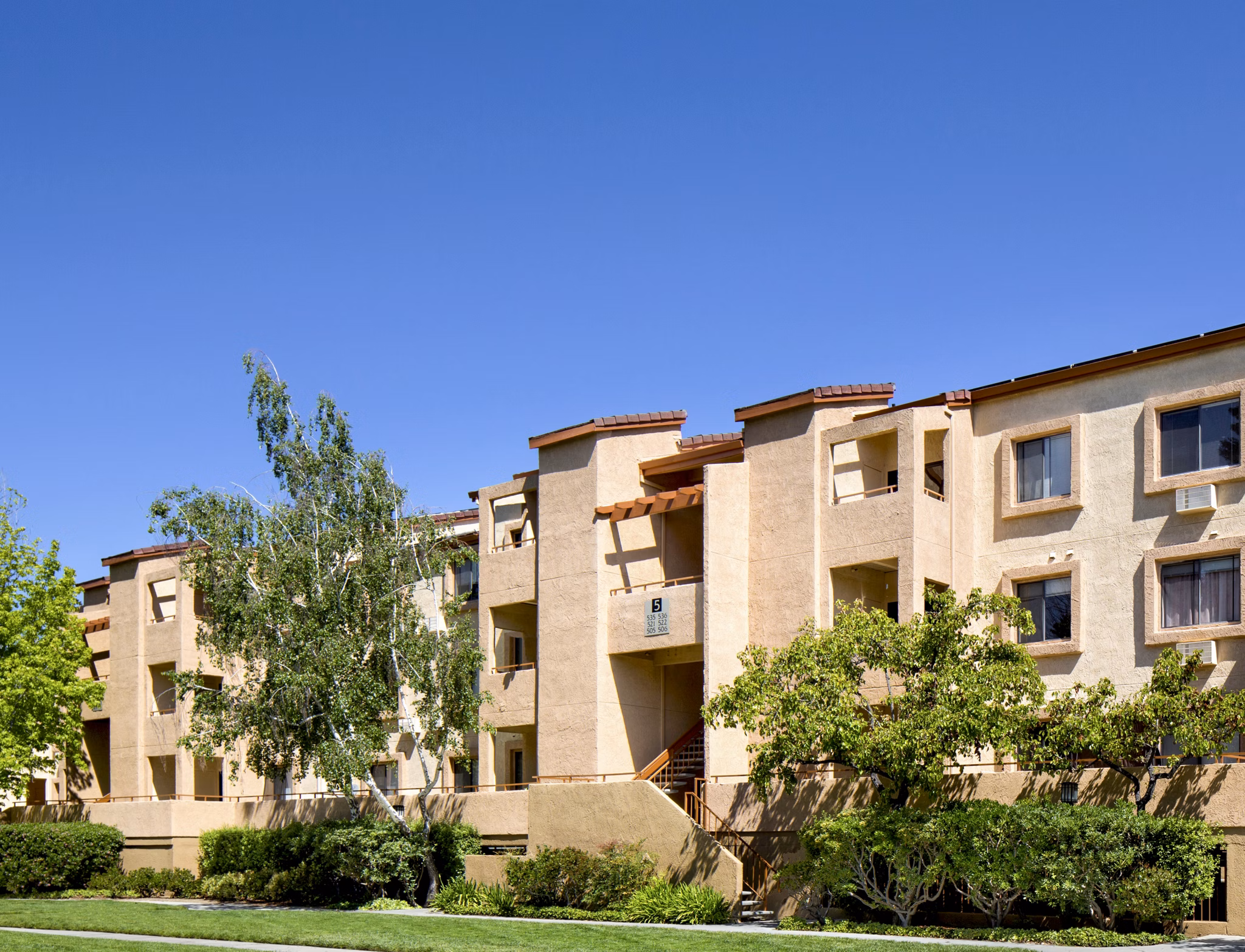 mResidences Silicon Valley: Contemporary building of luxury apartments in San Jose