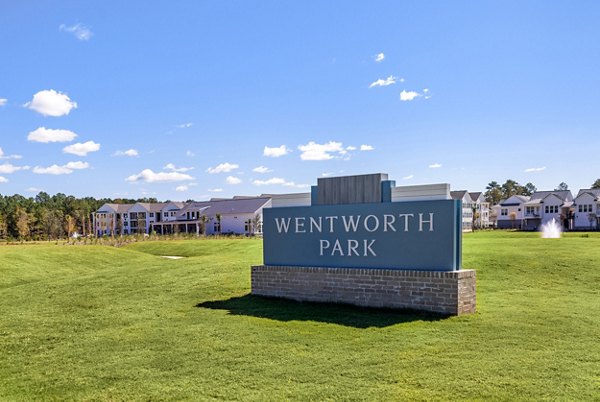 Wentworth Park Apartments: Elegant signage at luxury apartment community entrance