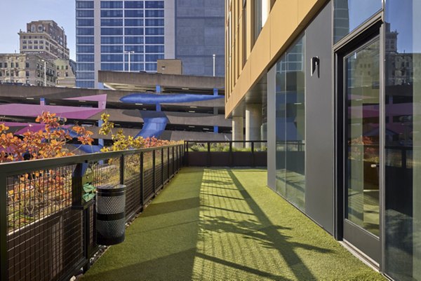 patio at Jessup House Apartments