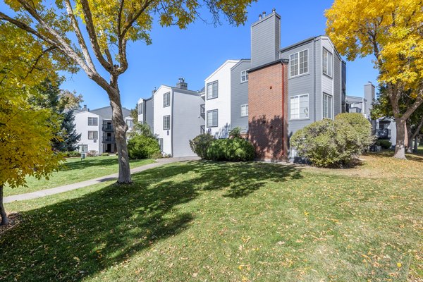 Loretto Heights Apartments: Elegant architectural of luxury apartments in scenic Denver
