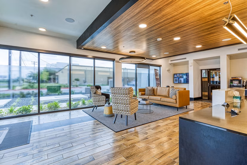 The Banks of Springdale: Modern clubhouse with leasing office facilities