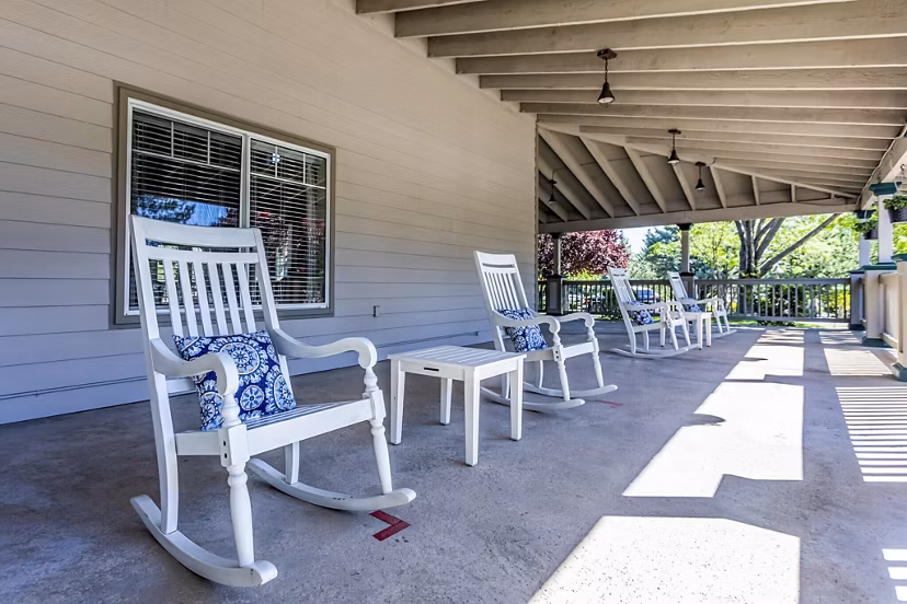 Legacy at Prescott Lakes: Outdoor clubhouse patio at luxury apartments, ideal for relaxation and social gatherings in a scenic environment
