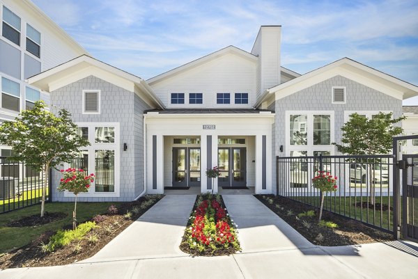 building at Willow Plaza Apartments