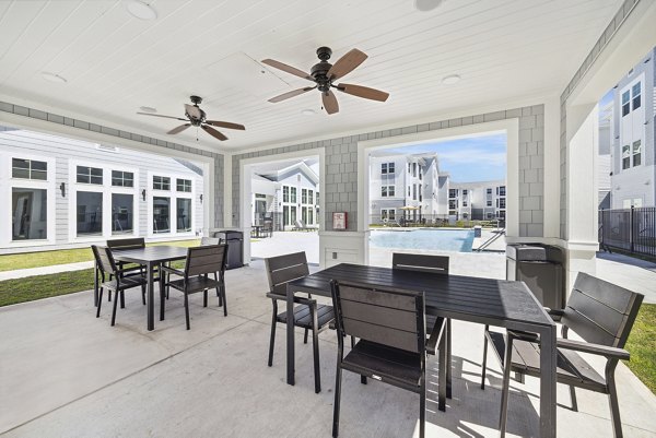 patio at Willow Plaza Apartments