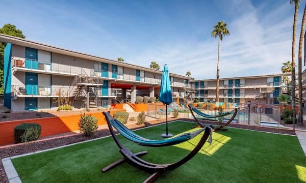 patio at Seventh Apartments