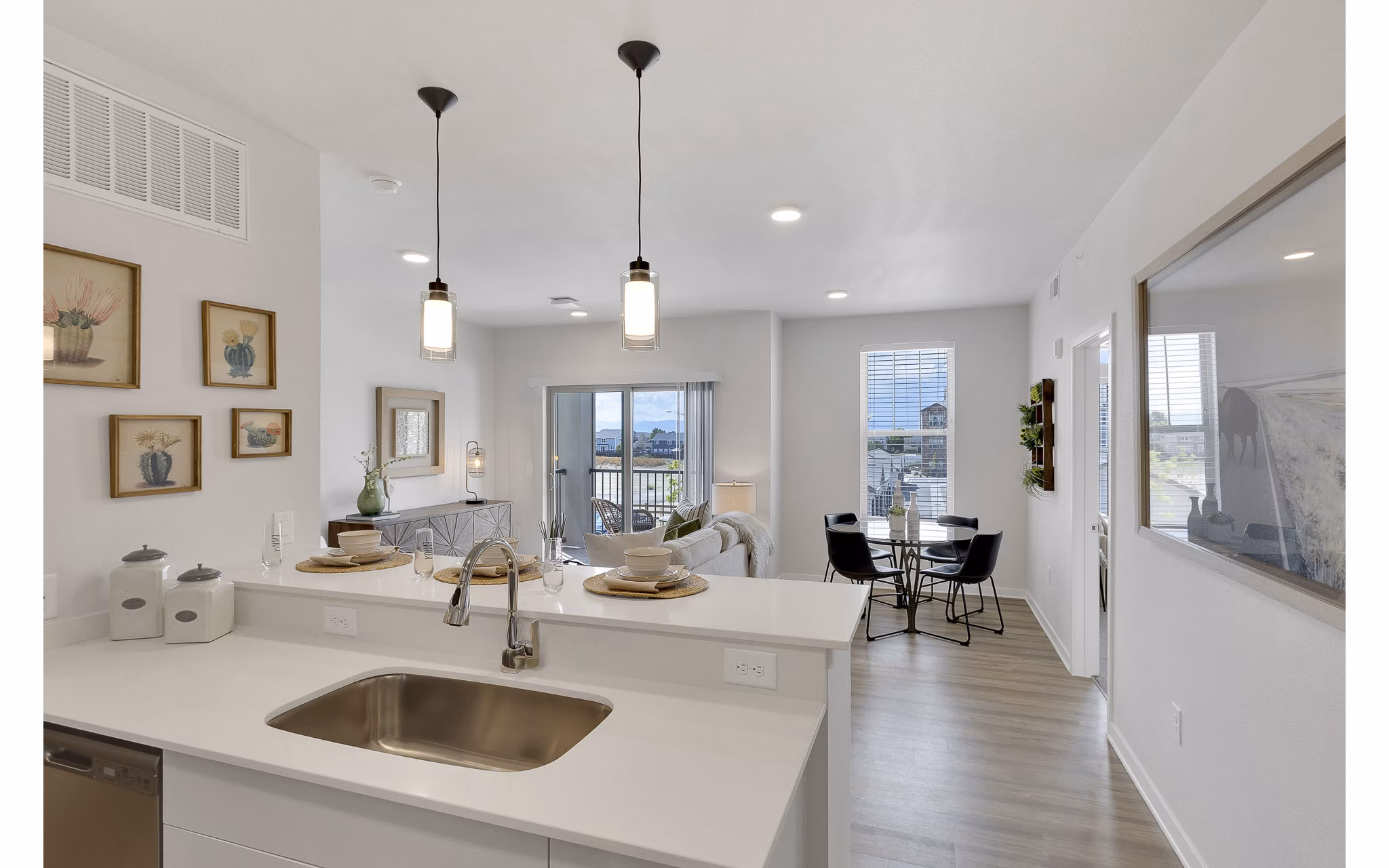 dining room at Thayne Apartments 