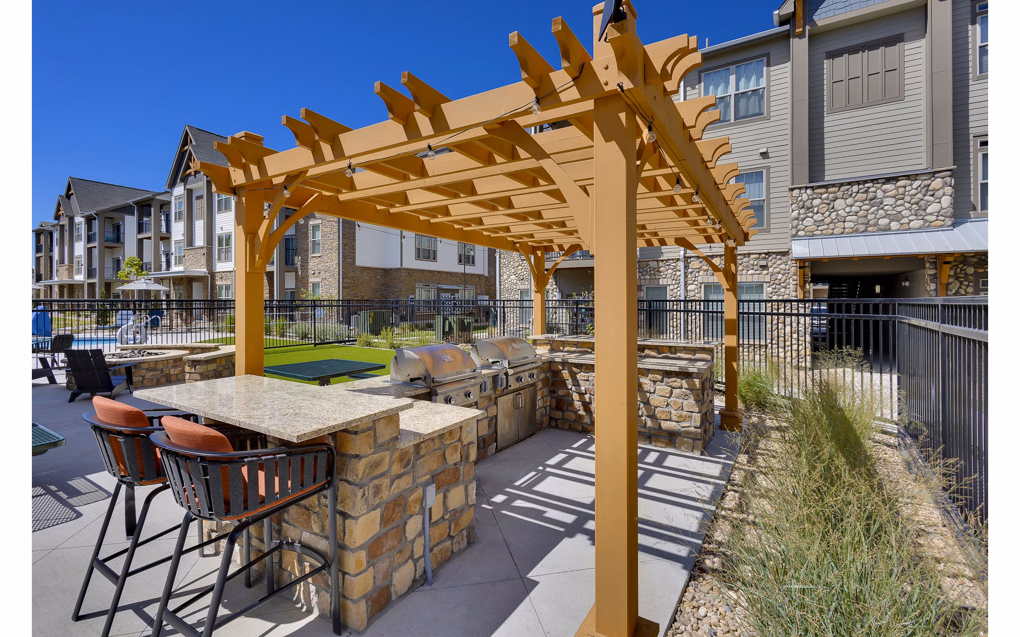 grill area at Thayne Apartments 
