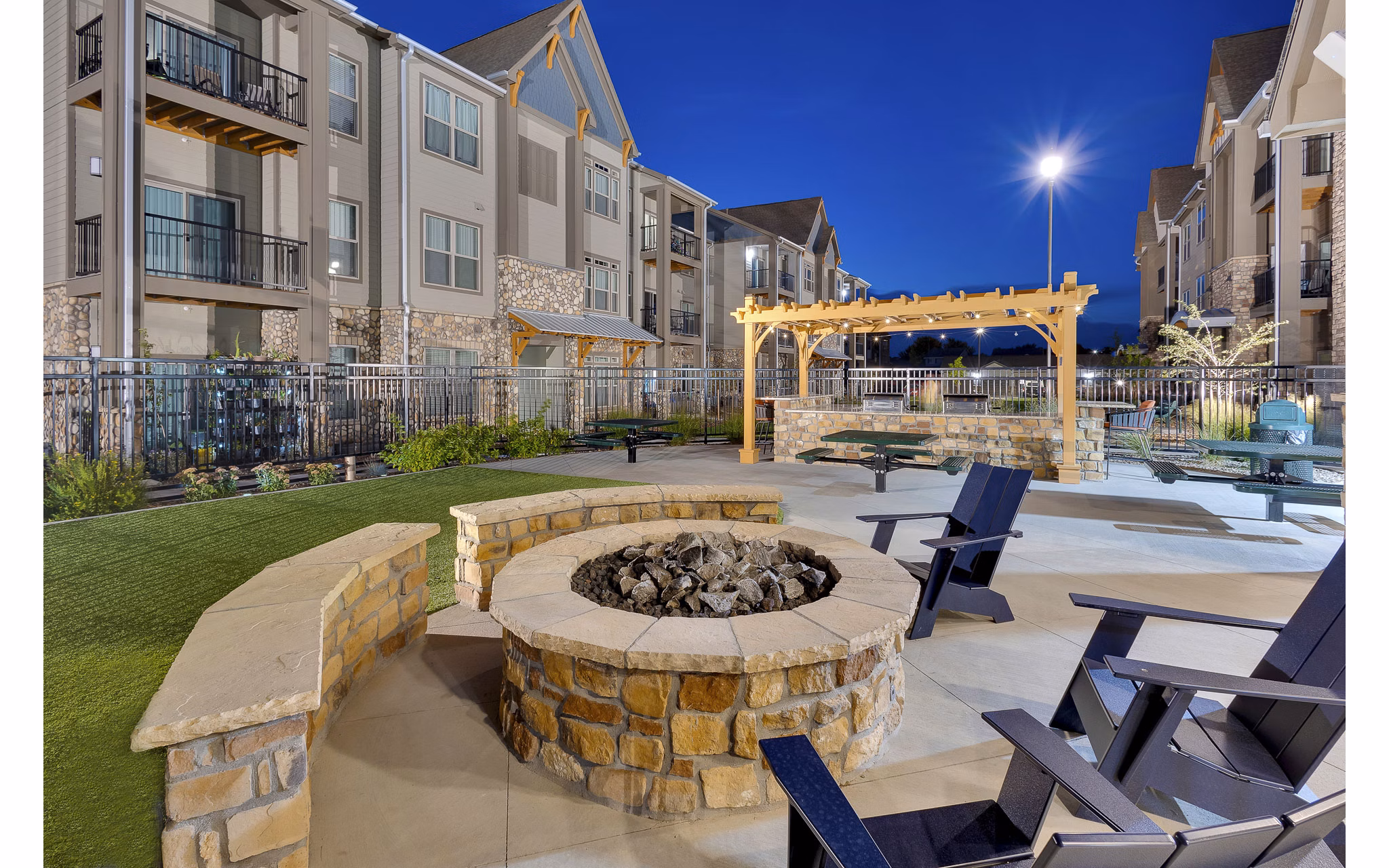 grill area at Thayne Apartments 