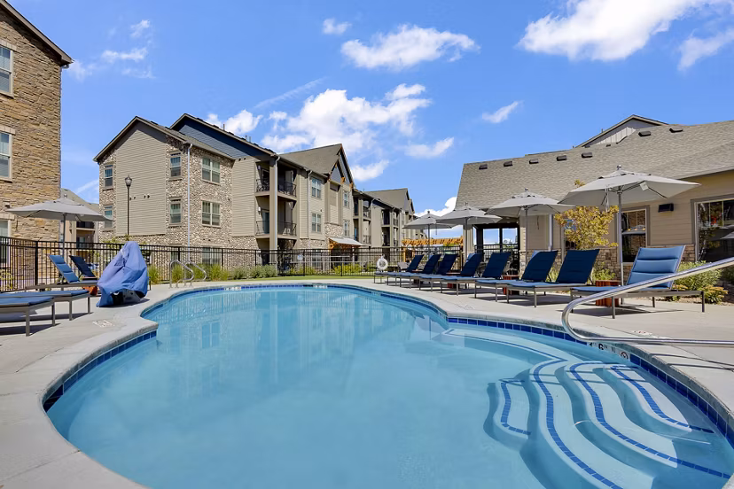 pool at Thayne Apartments 