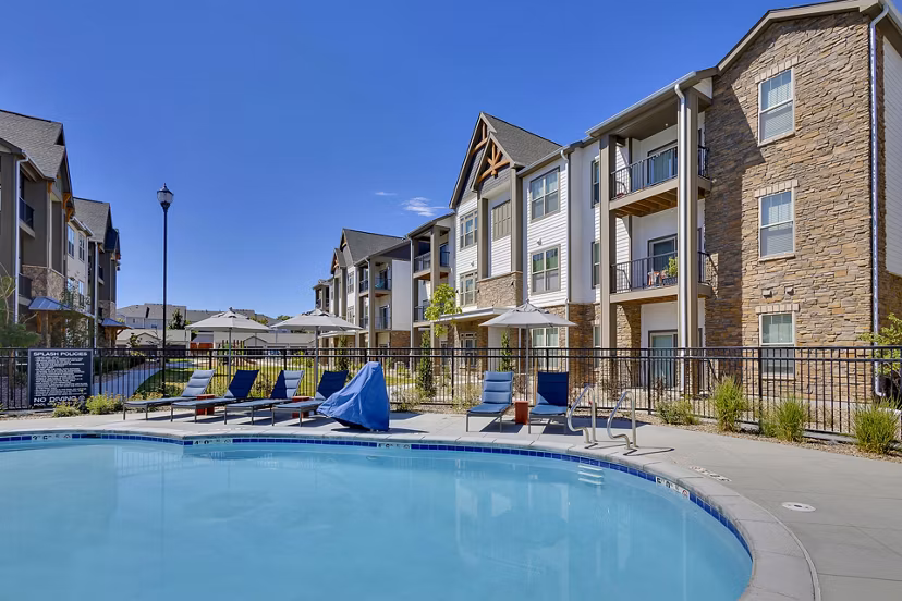 pool at Thayne Apartments 