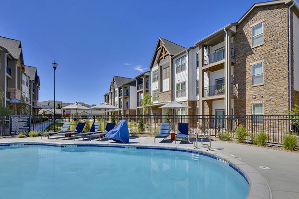 pool at Thayne Apartments 