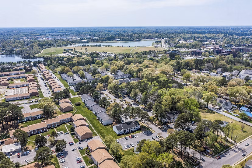 Woodshire Apartments: Charming garden-style buildings in a serene suburban setting