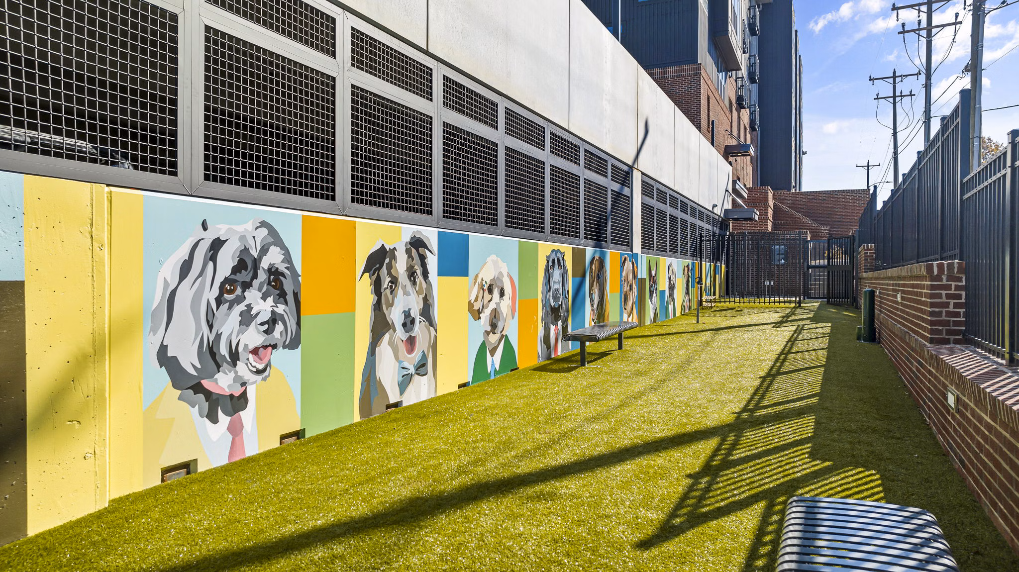 The Artreaux Apartments: Spacious dog park with green spaces