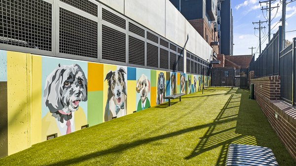 The Artreaux Apartments: Spacious dog park with green spaces