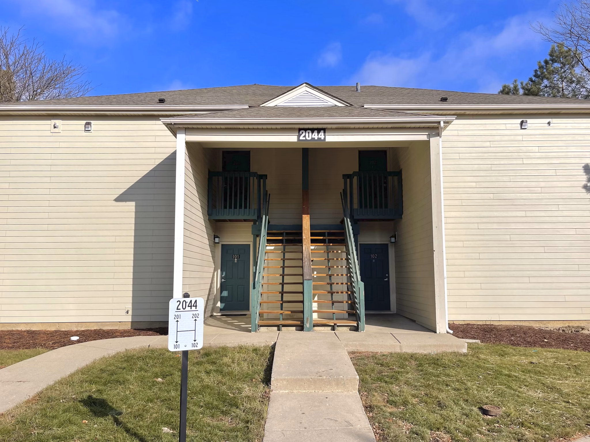 Fox Pointe: Contemporary luxury apartments in a vibrant neighborhood