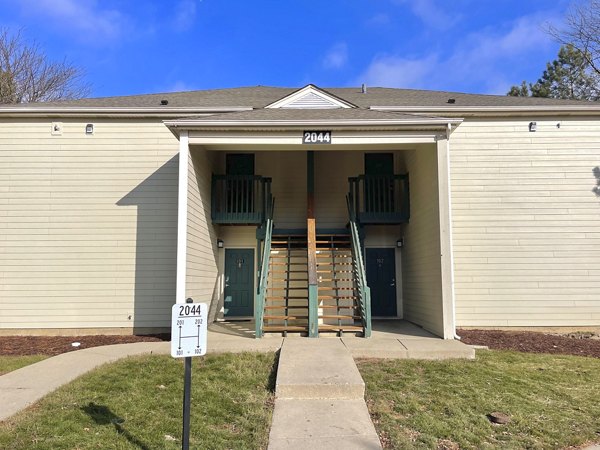 Fox Pointe: Contemporary luxury apartments in a vibrant neighborhood