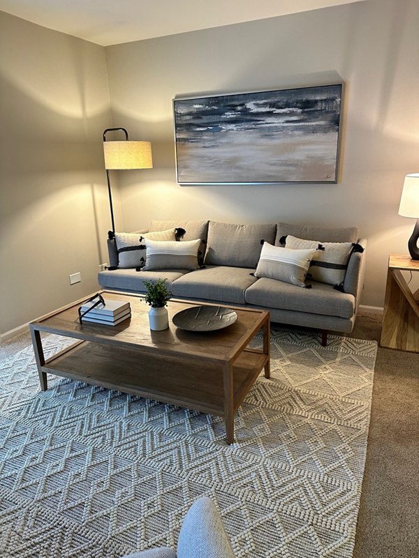 Contemporary living room with stylish decor in Fox Pointe Apartments