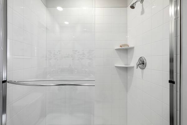 bathroom at West Wind Apartments