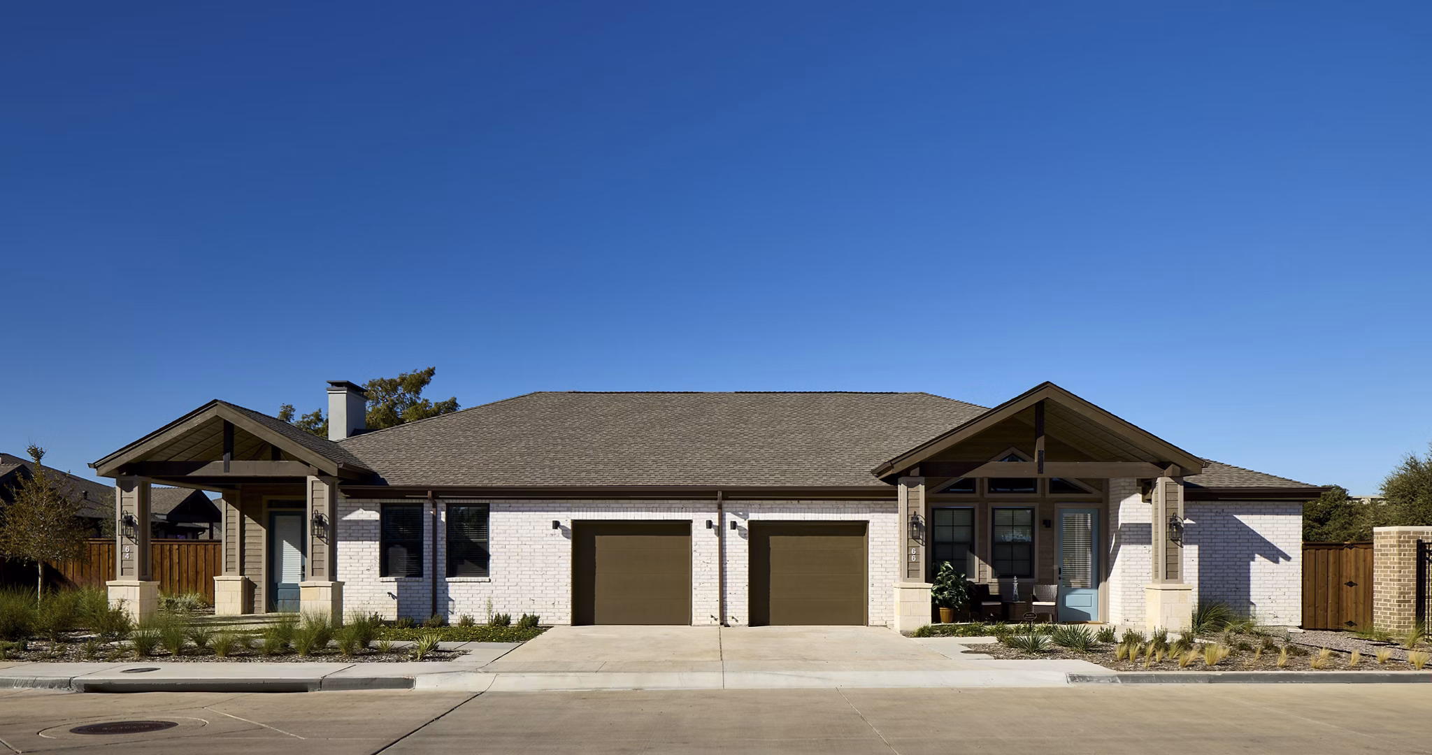 building/exterior at Avenida Carrollton Apartments
