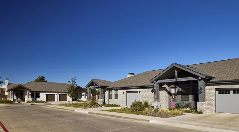 building/exterior at Avenida Carrollton Apartments