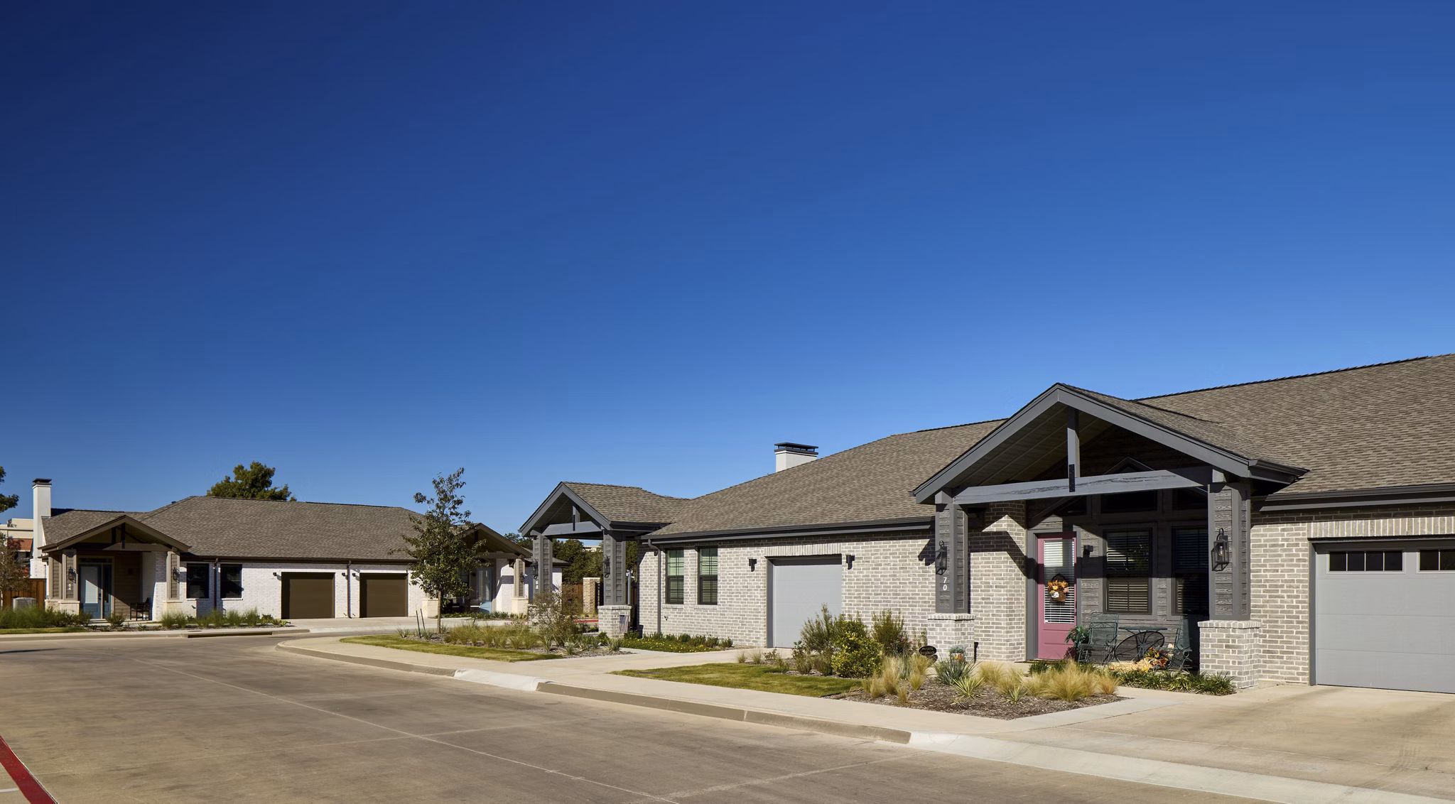 building/exterior at Avenida Carrollton Apartments