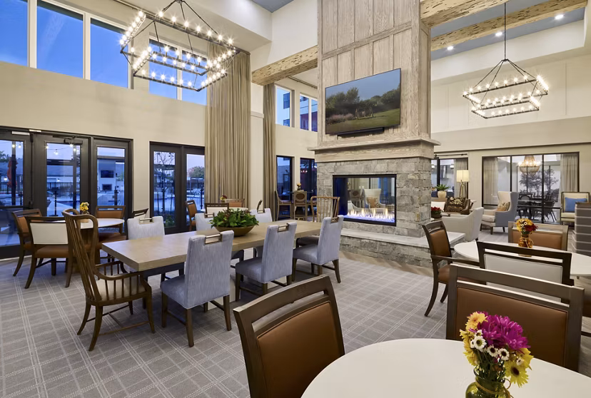 clubhouse at Avenida Carrollton Apartments