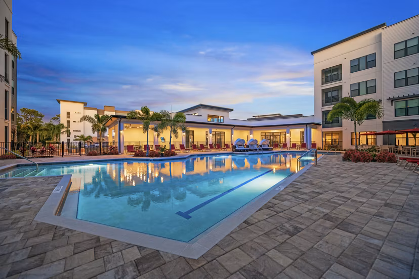 pool at The Pointe at Lakewood Ranch Apartments 
