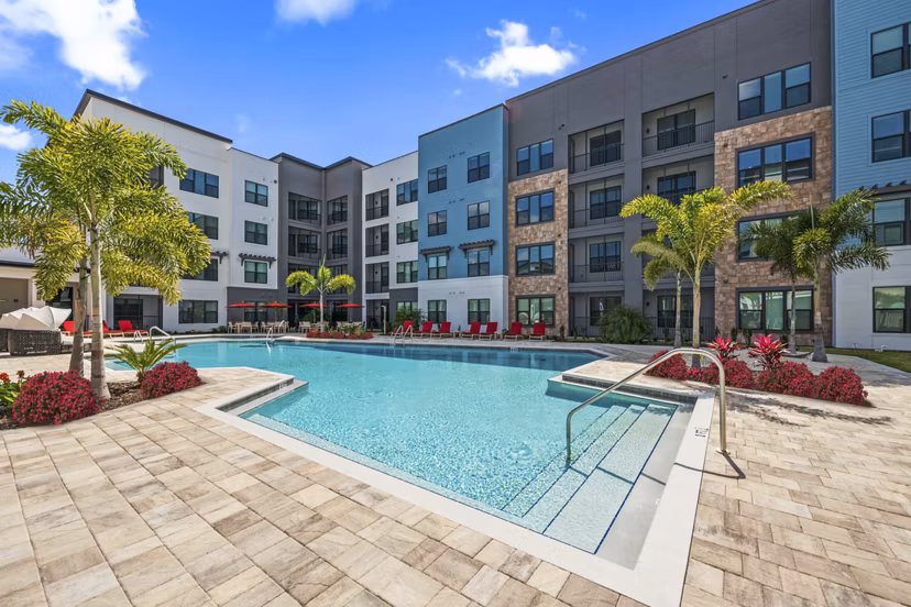 pool at The Pointe at Lakewood Ranch Apartments 