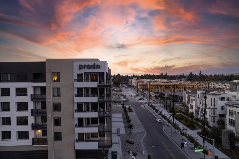 Prado Apartments: Elegant of luxury apartments in sunny Glendale