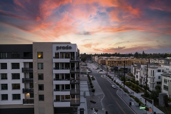 Prado Apartments: Elegant of luxury apartments in sunny Glendale