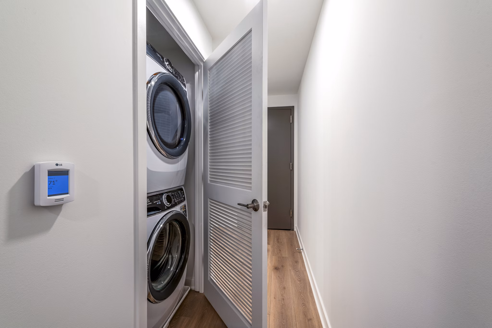 The Hale: Luxury high-rise apartments in downtown Seattle with stunning city views