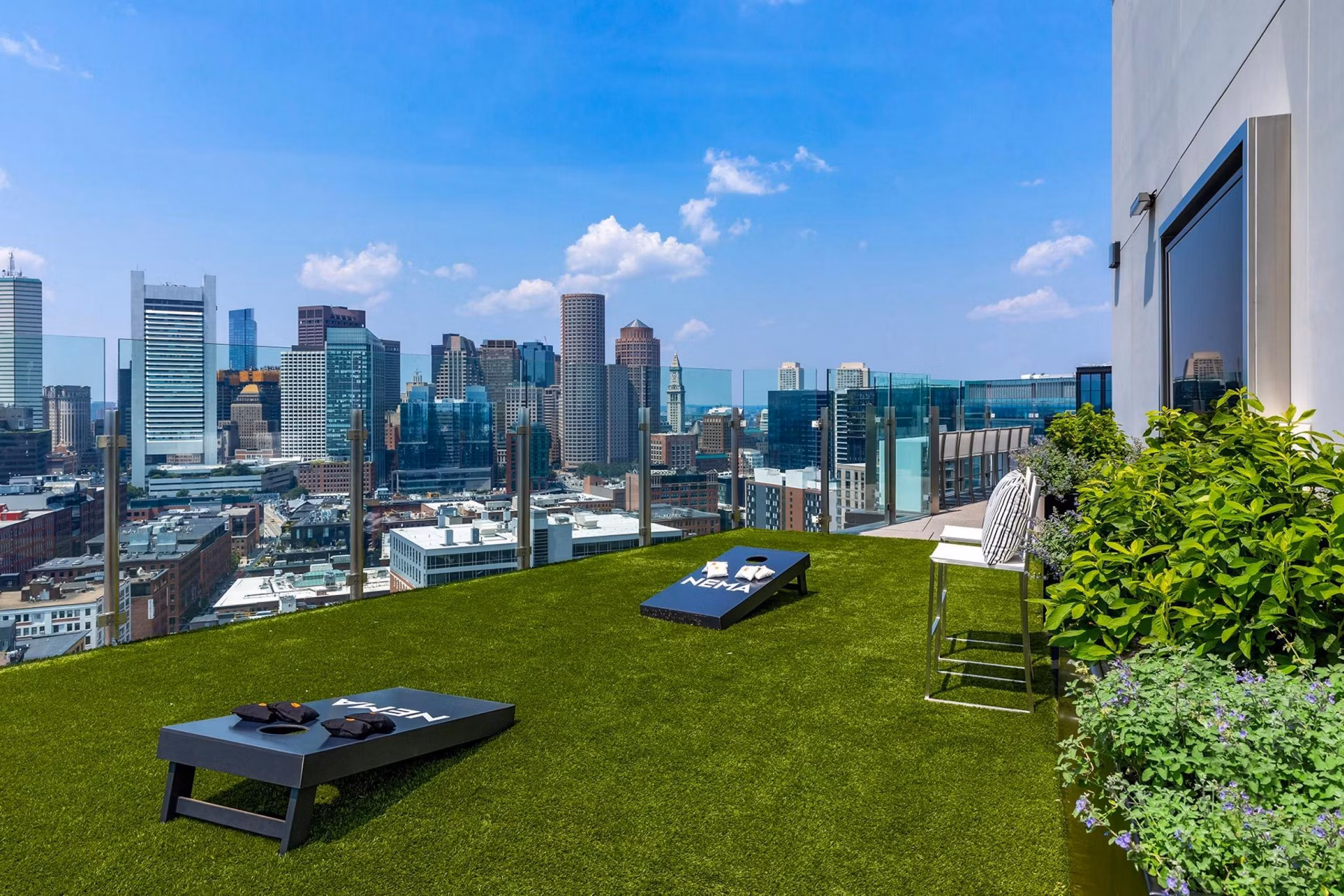 Expansive rooftop deck with city views at The Metlo Apartments, luxury residences in vibrant downtown
