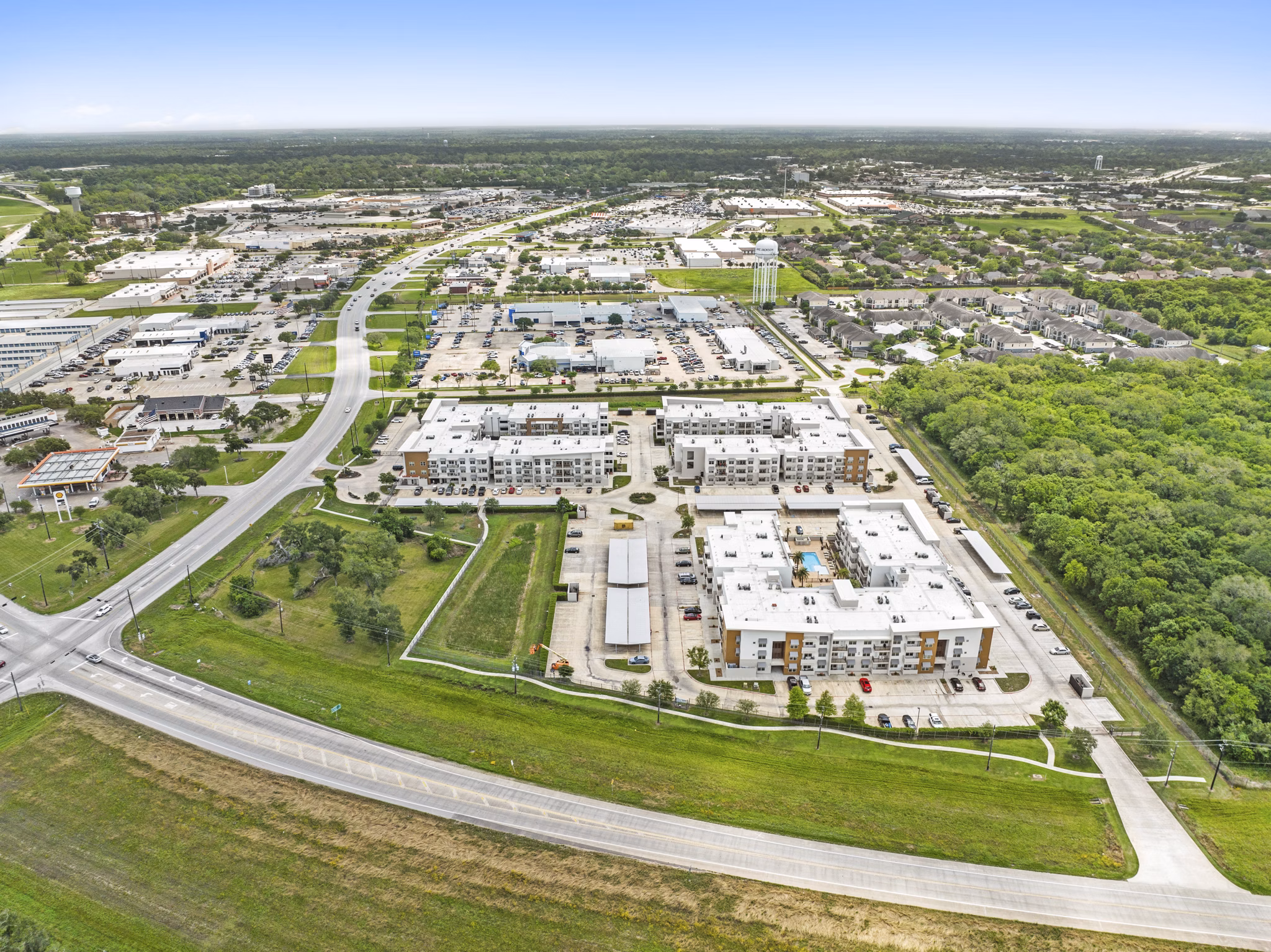 Urban Crest Apartments: Scenic views from luxury high-rise in city center