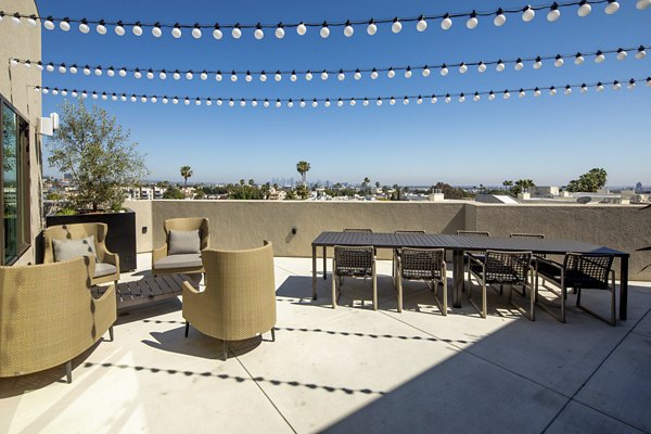 rooftop deck at Rae on Sunset Apartments