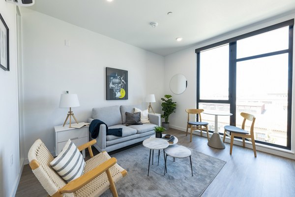 living room at Aquatic Ashby Apartments