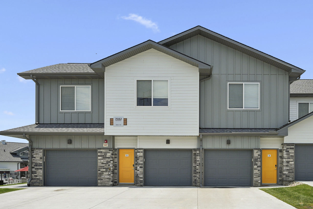 Vestara 72 Papillion Ne 2 of 12