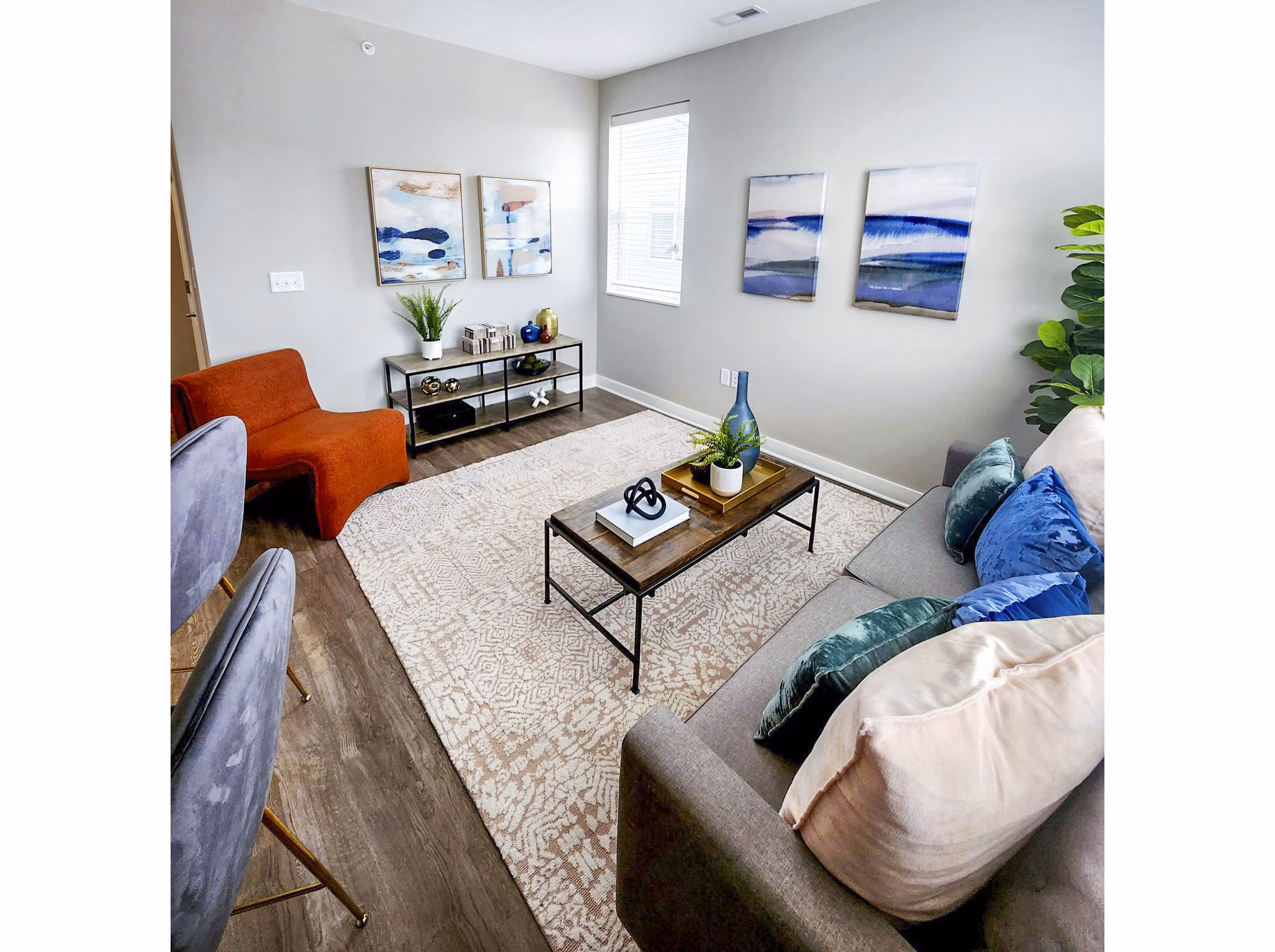 Living room with modern decor and natural light at Vestara 72 Apartments luxury apartments