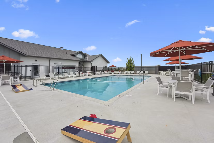 pool at Vestara 72 Apartments 