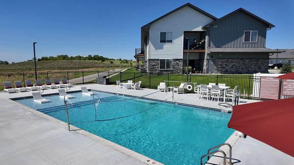 pool at Vestara 72 Apartments 