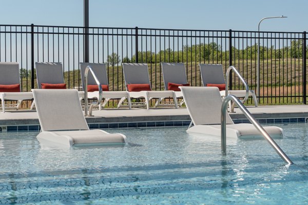 pool at Vestara 72 Apartments 