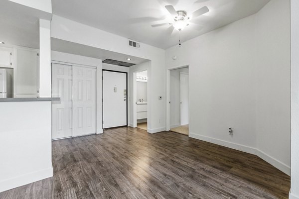 entrance/dining room at Cahuenga Heights Apartments