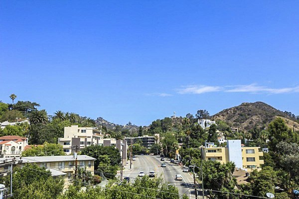 Cahuenga Heights: Stunning city view from a luxury apartment balcony