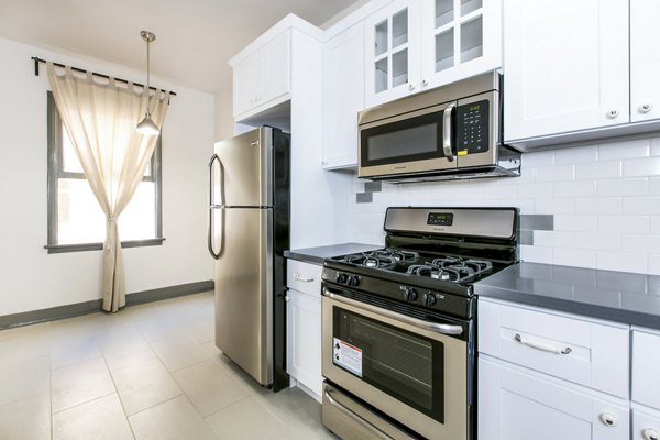 kitchen at Del Mor Apartments