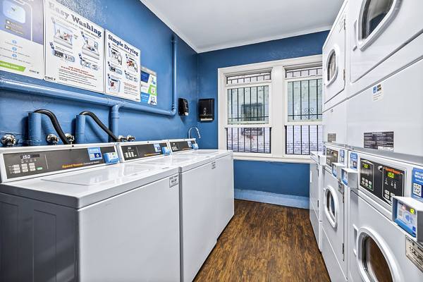 laundry facility at Del Mor Apartments