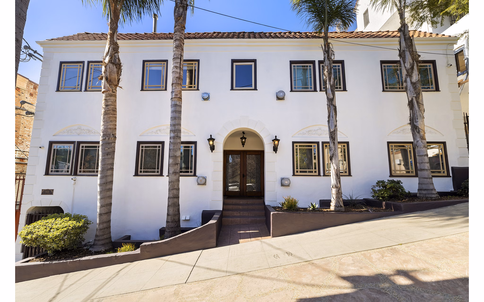exterior at Delta Apartments