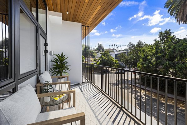 patio/balcony at Edendale Crossing Apartments