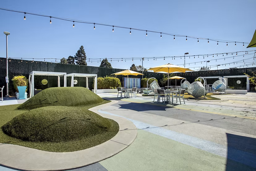 Tranquil courtyard with lush landscaping at Milano Apartments