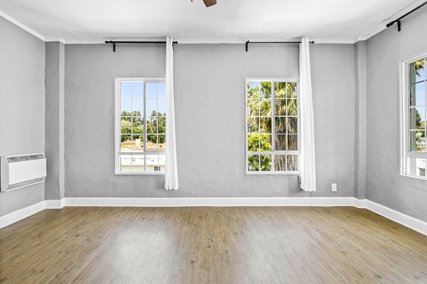 living room at North Kingsley Apartments