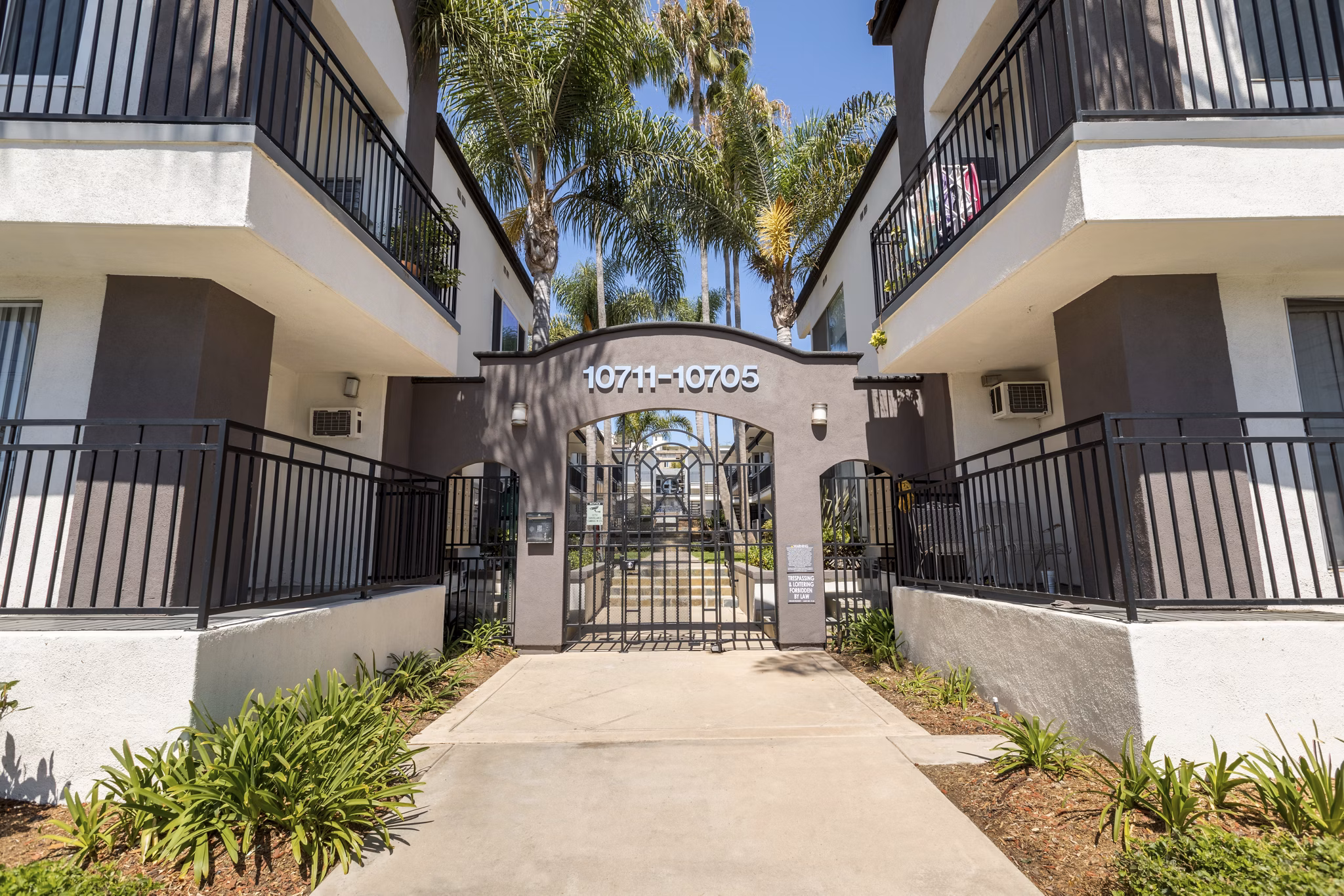 Pacific Rose Apartments: Luxury with landscaped gardens in the heart of the city